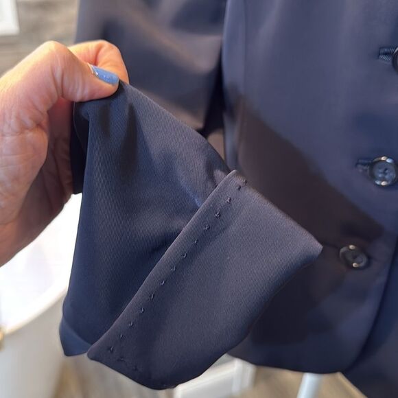 Tahari Navy Blazer with buttons and cuff Sleeve size 14 - Picture 4 of 9